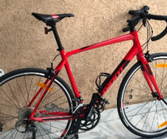 Giant Contend 3 Road Bike in Excellent Condition for Sale