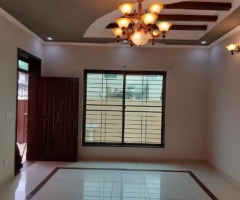 10 Marla Luxury beautiful house for sale in wapda town phase 1